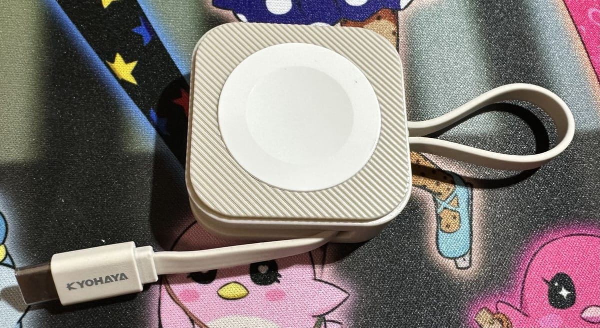 ストラップになってる分だけケーブルは伸びる